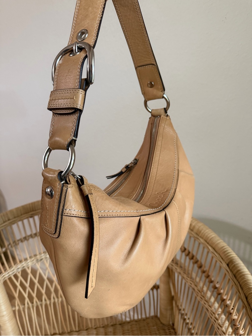 Coach Beige/Tan Leather Shoulder Hobo